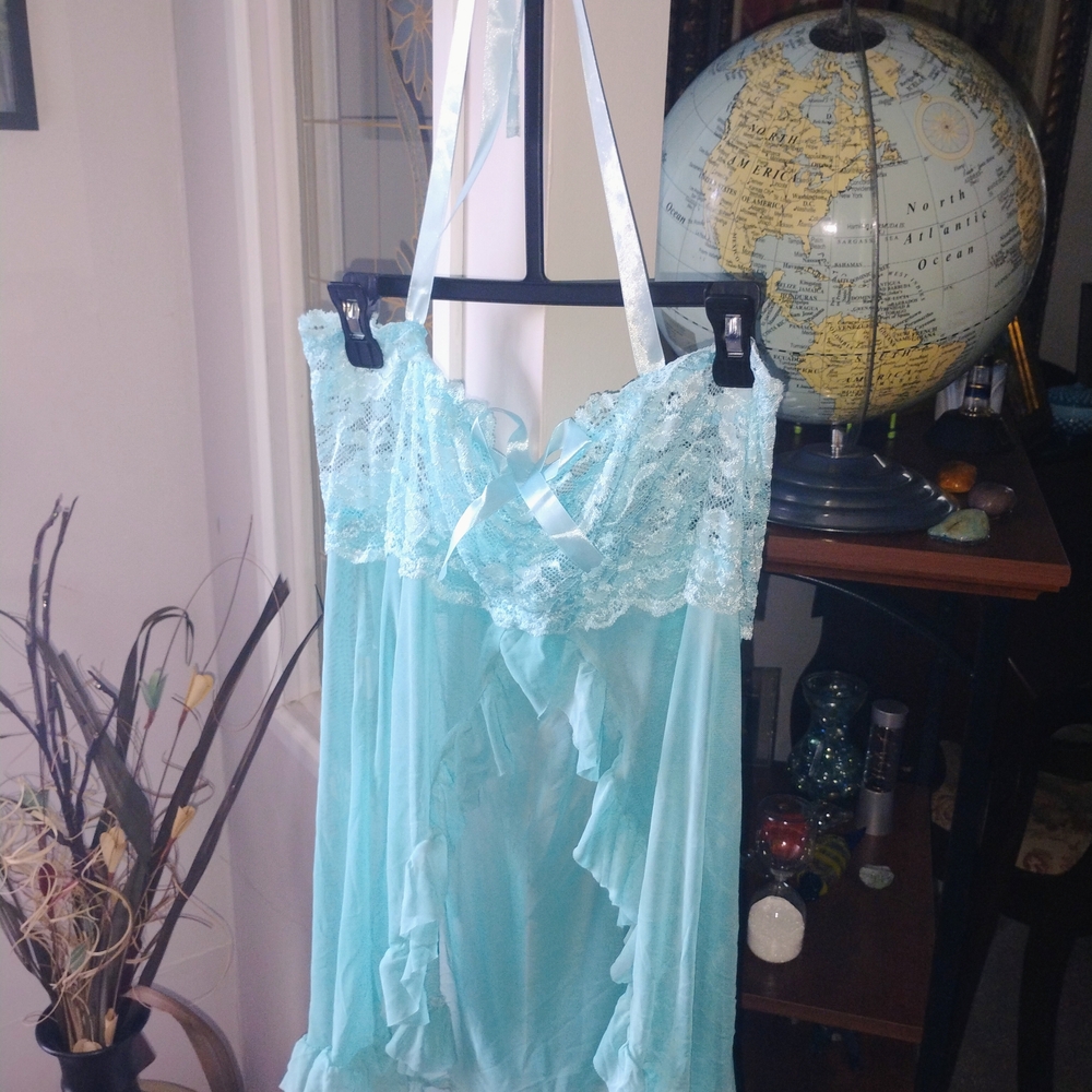 Elegant Lace Trim Sleepwear in Light Blue